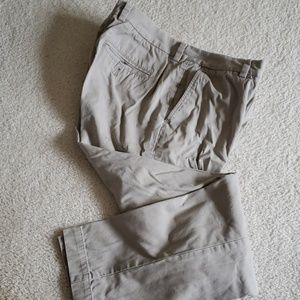 Vineyard vines khakis